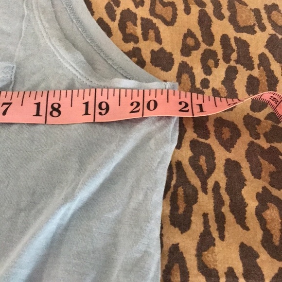 E & M LG-XL slub style tie dye blue shredded back tack w/front pocket - Picture 9 of 12